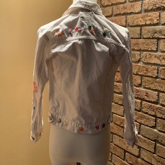 Gap white jean jacket with floral designs - Picture 3 of 5